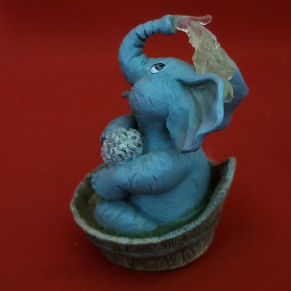 The Hamilton Collection Clean Fun Elephant Figurine 1996 - Picture 8 of 12